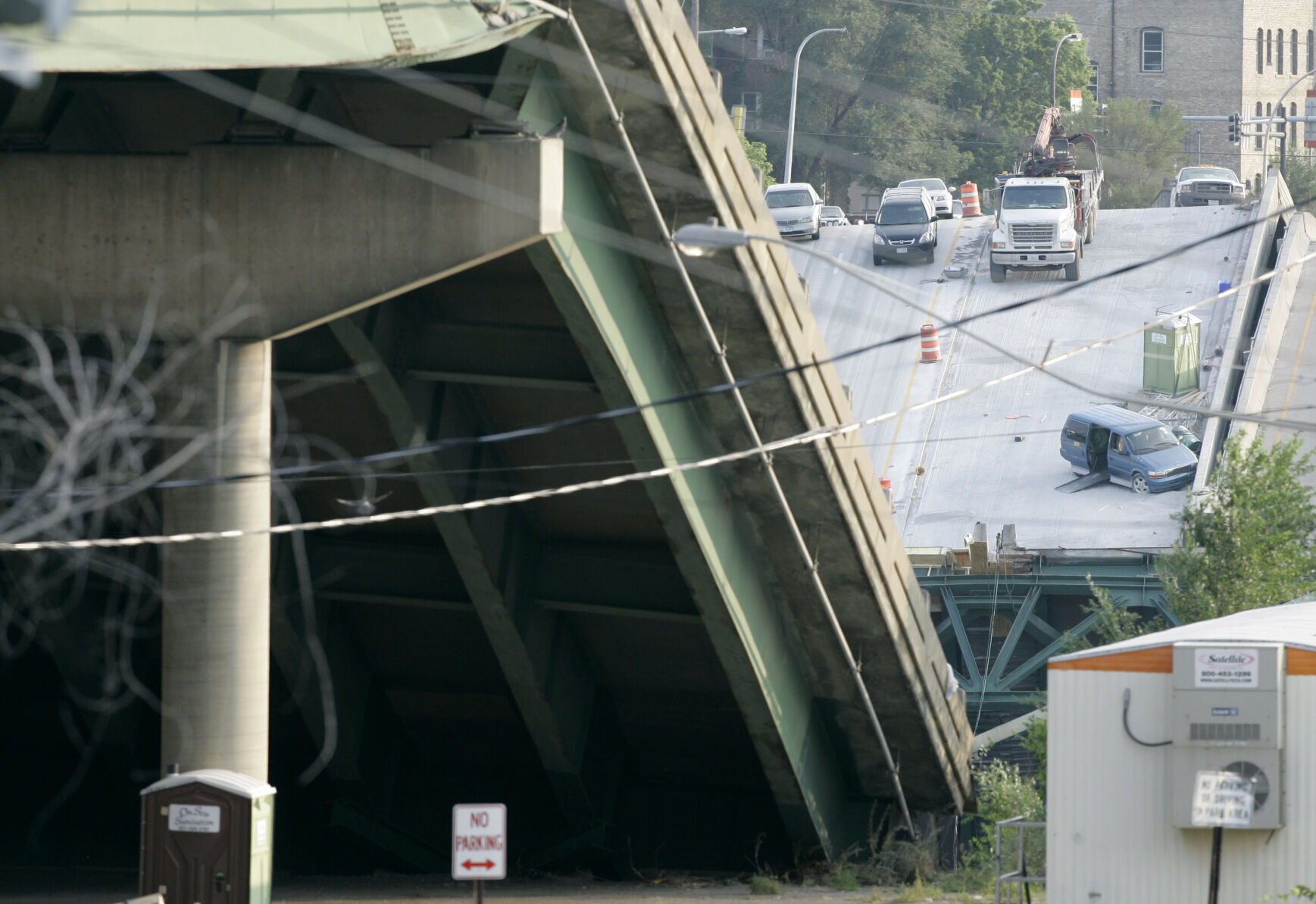 2007: 35W Bridge
